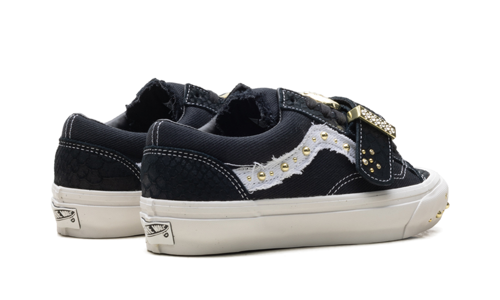Premium Old Skool 36 "Metagirl Buckle Black White" VN000ZAZHAB