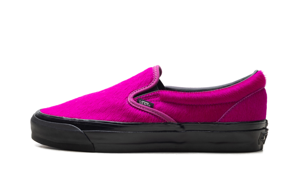 LX Classic Slip-On 98 "Pony Hair Fuchsia" VN000EEZVDH