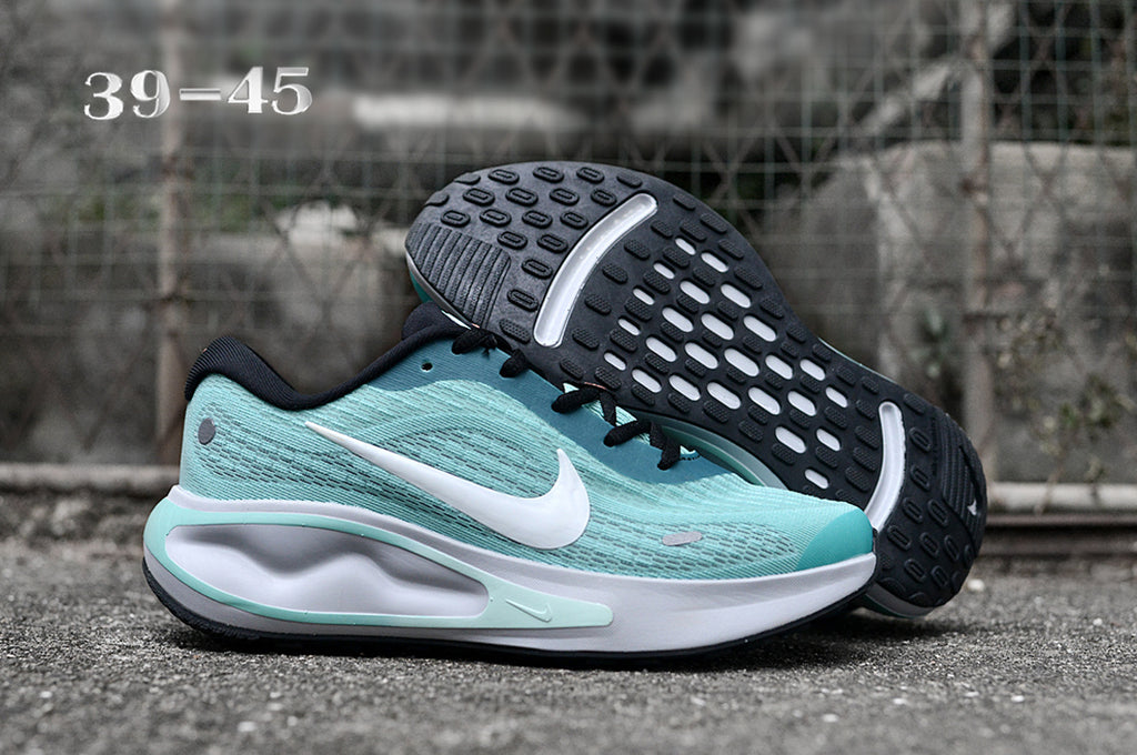 Nike Journey Run – Mint & White