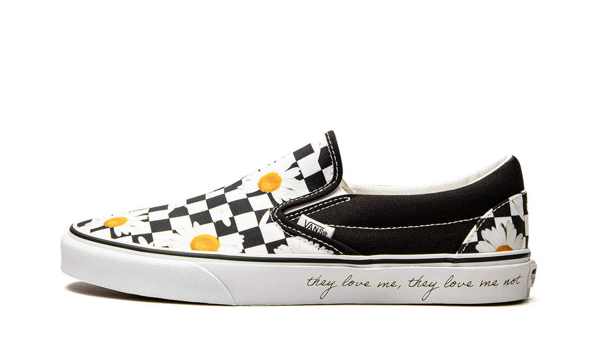 Classic Slip-On "Love Me, Love Me Not" VN0A5JMHB0B