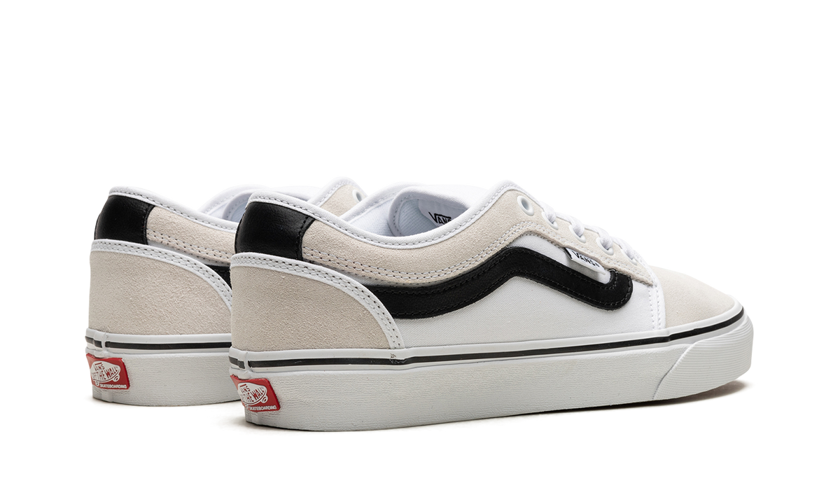 Chukka Low Sidestripe "White/Black" VN0A5KQZWBK