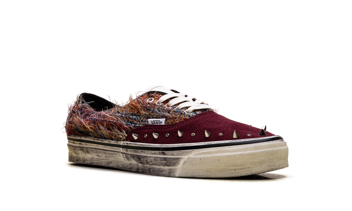 Premium LX Authentic 44 "Ibiza Pack Red" VN000DB8BJ2