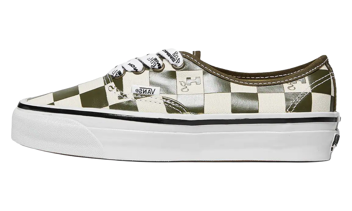 OTW Authentic 44 "HommeGirls Military Green" VN000EEUDOL