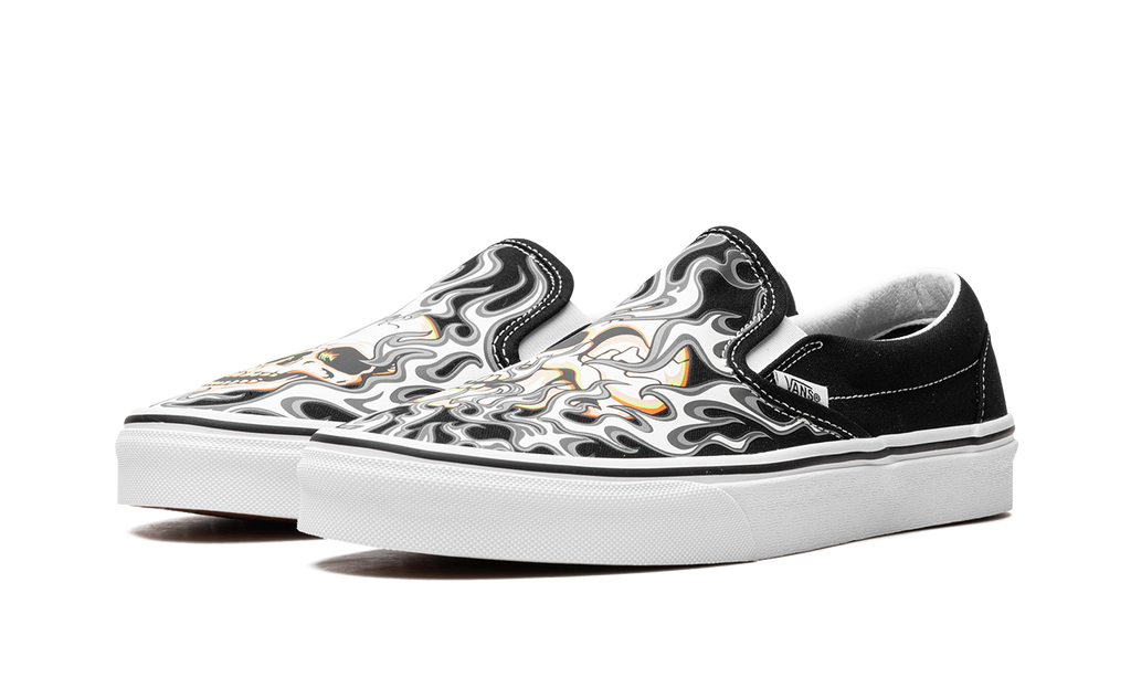 Classic Slip On "Flame Skull" VN0009Q7BMX