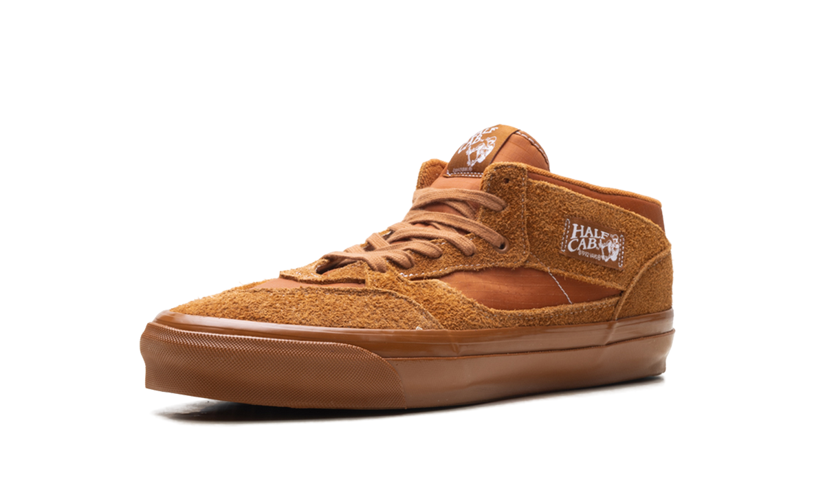 Half Cab Reissue 33 "Hairy Suede Ginger" VN000CXJDDQ1