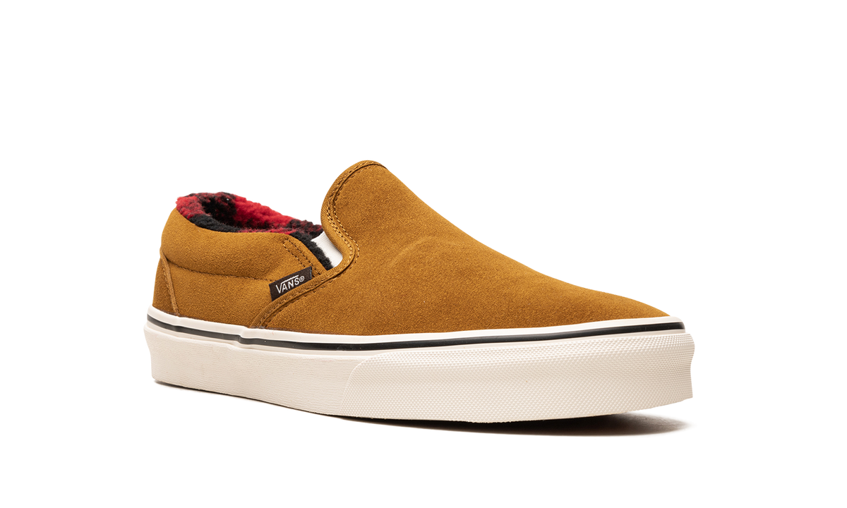 Classic Slip On "Cozy Hug Brown" VN0009Q71M7