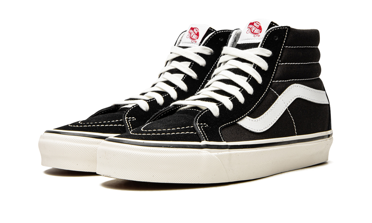 Sk8-Hi 38 DX "Black / White" VN0A38GFPXC