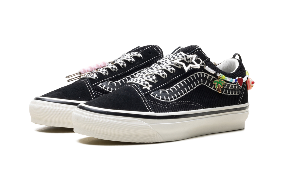 Premium Old Skool "Charms" VN000EGYBPR