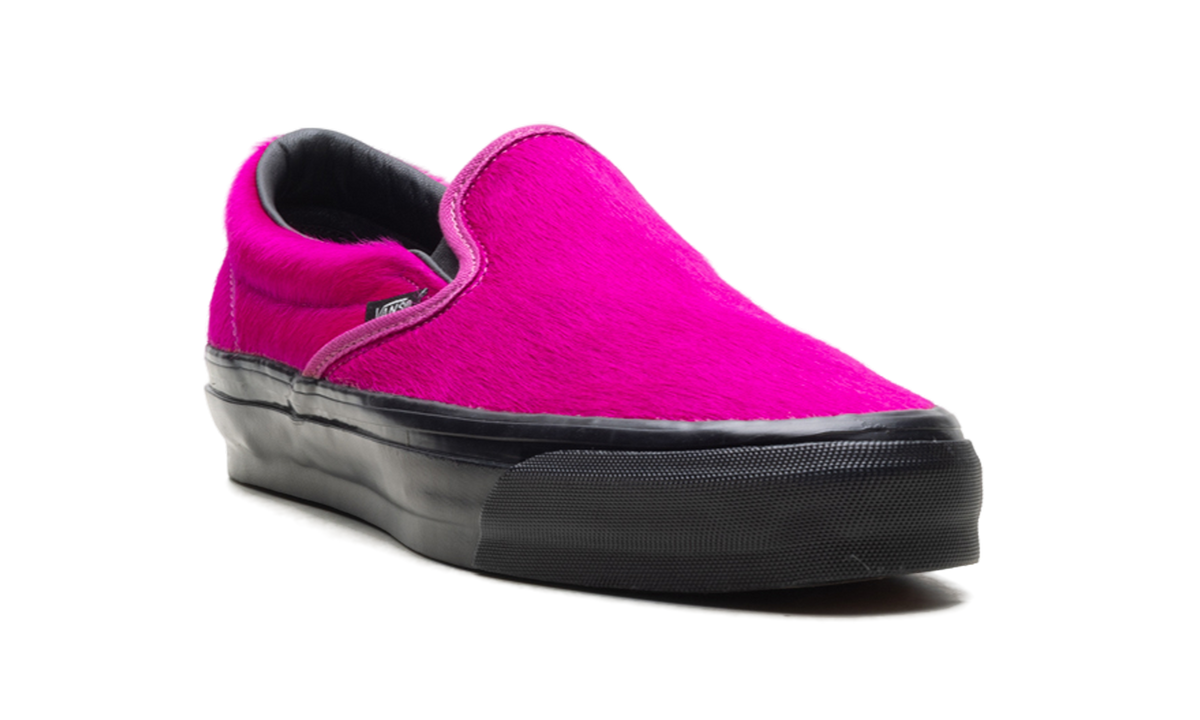 LX Classic Slip-On 98 "Pony Hair Fuchsia" VN000EEZVDH