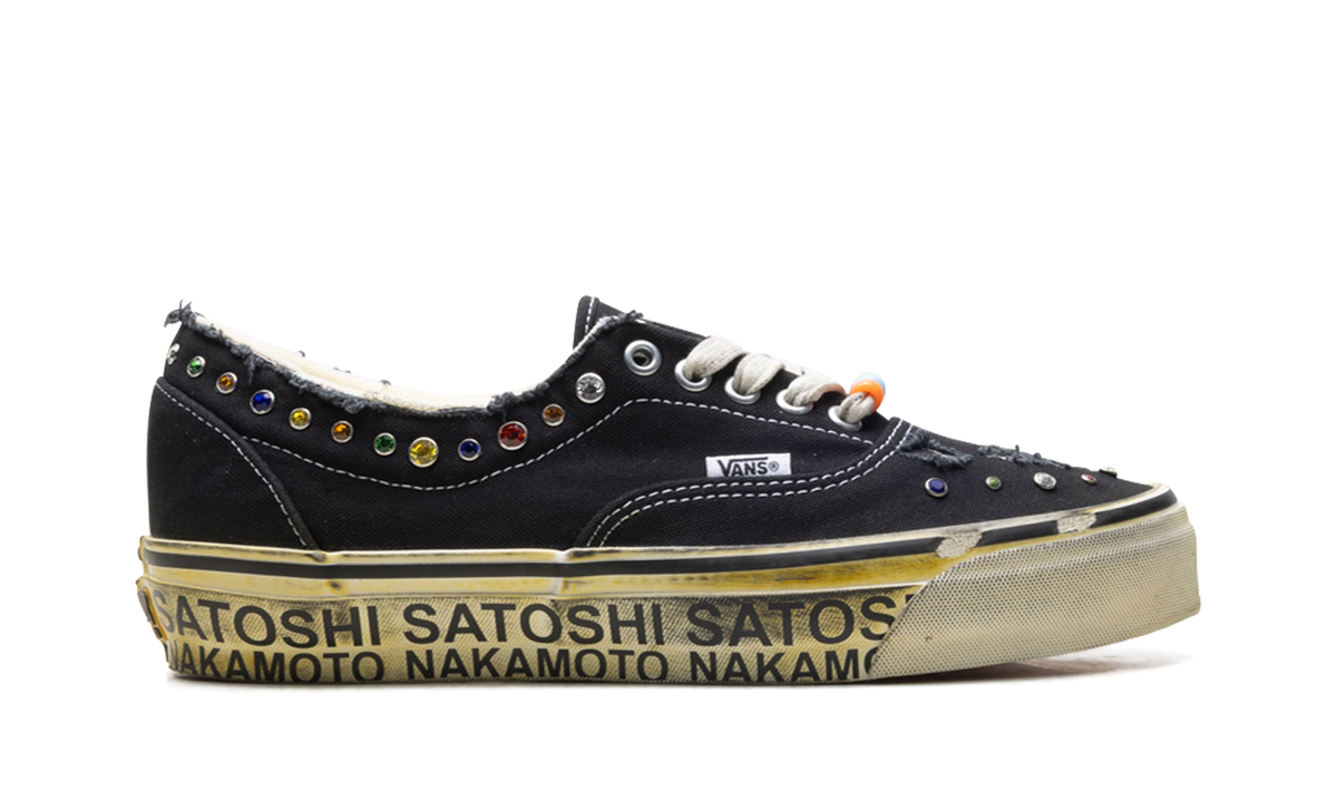 OTW Era 95 "Satoshi Nakamoto Round Lucky Charm" VN000EFEBLK