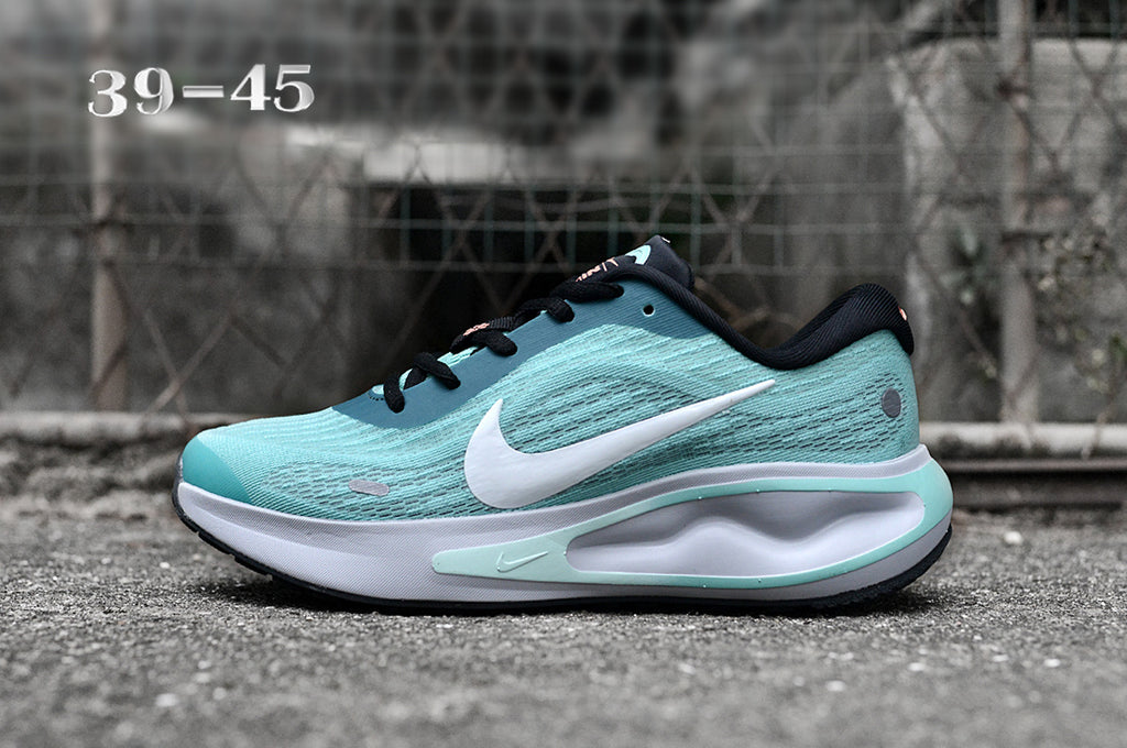 Nike Journey Run – Mint & White