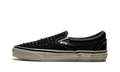 LX Classic Slip-On 98 "Pearlized Pack Blackout" VN000D9PBKA