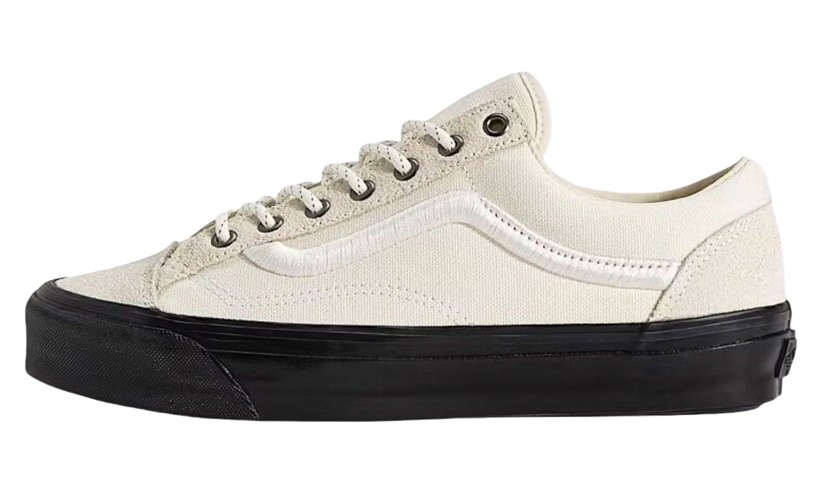Premium Old Skool 36+ "Classic White" VN000D9R2VZ