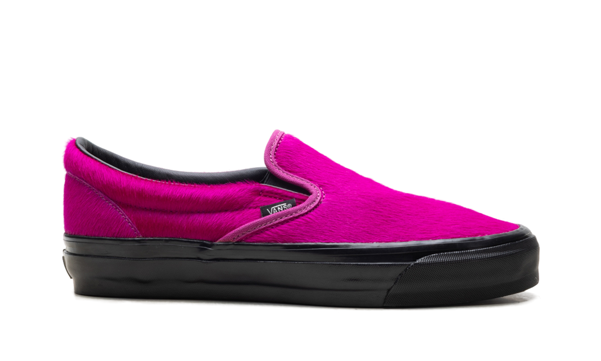 LX Classic Slip-On 98 "Pony Hair Fuchsia" VN000EEZVDH