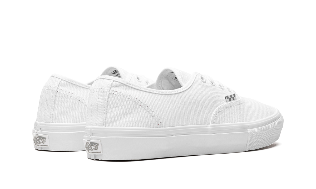 Skate Authentic "True White" VN0A5FC8W00