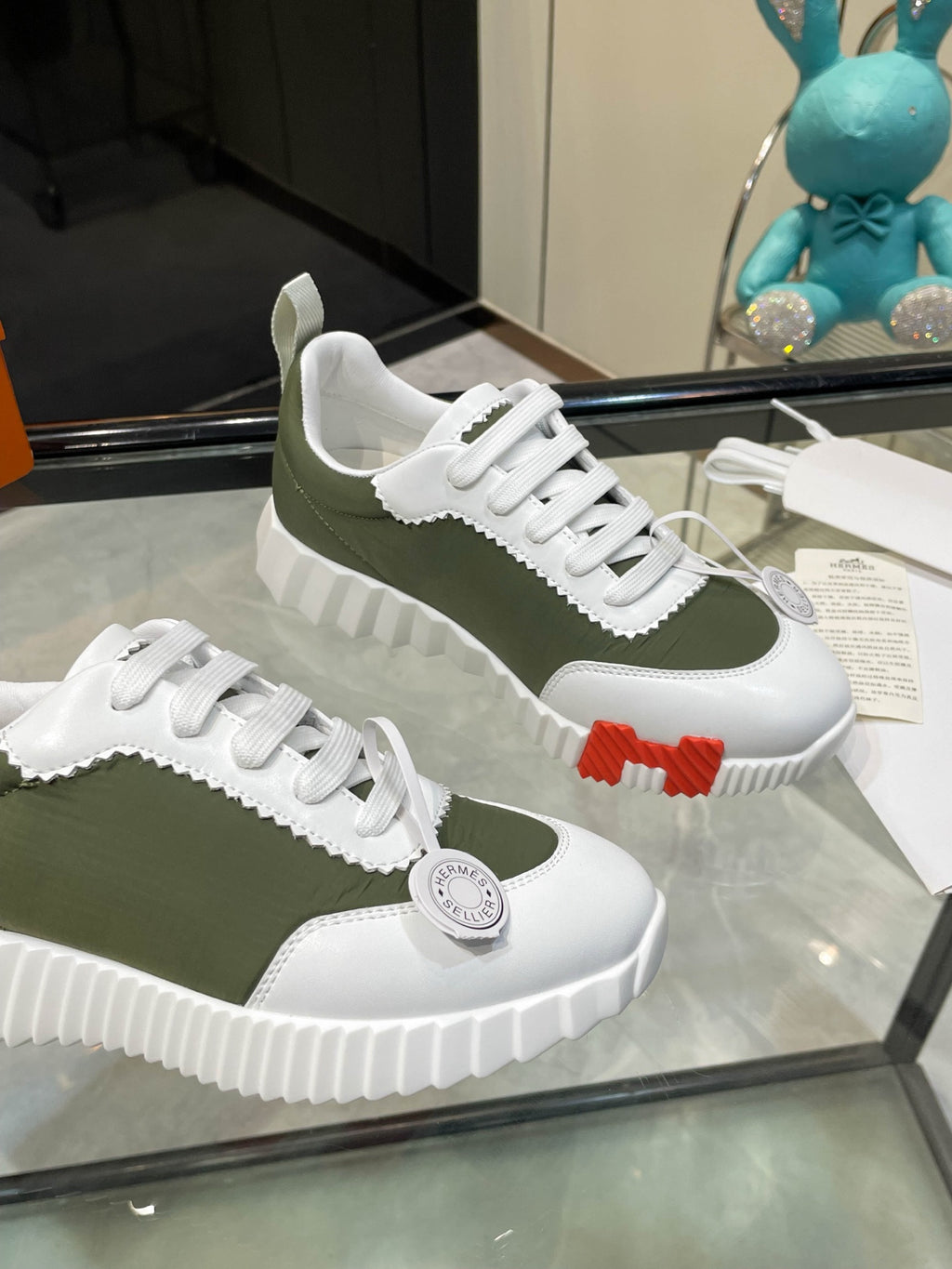 Hermès Casual Sneakers