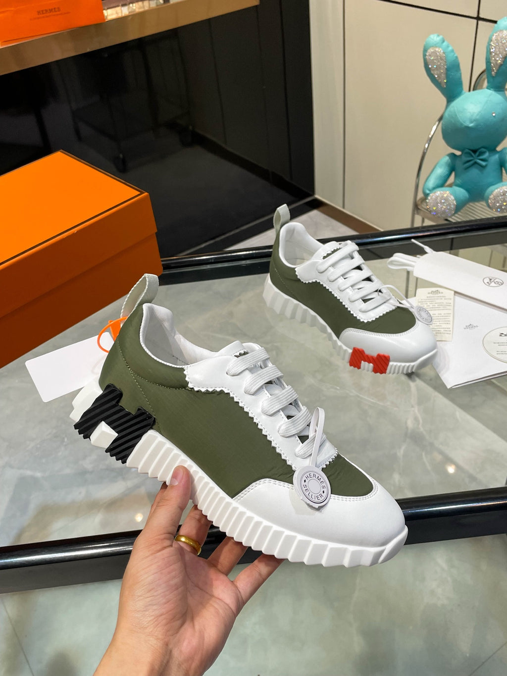 Hermès Casual Sneakers