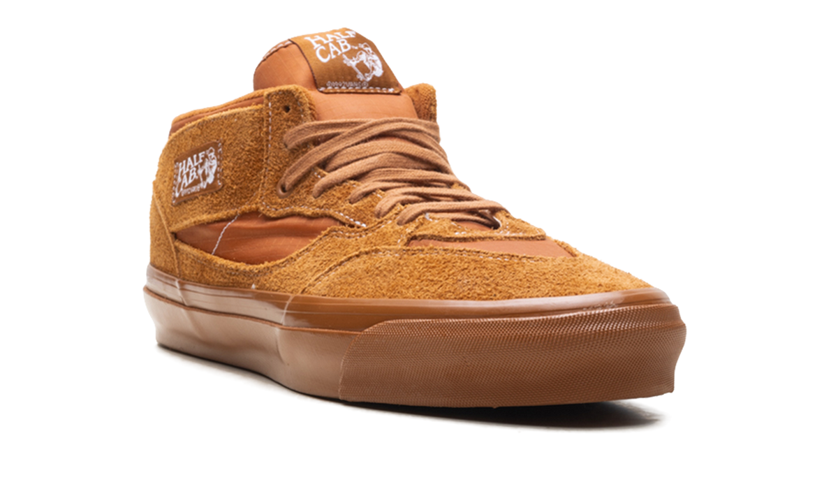 Half Cab Reissue 33 "Hairy Suede Ginger" VN000CXJDDQ1