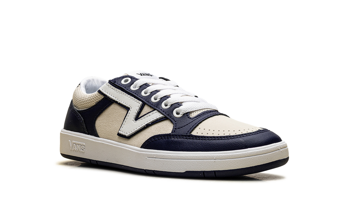 Lowland CC "New Varsity Blue" VN0A7TNLBER