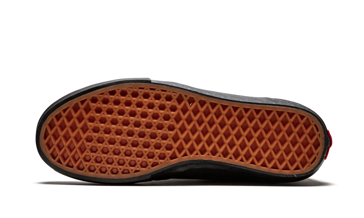 Chukka Pro "Supreme x Jean Paul Gaultier" VN0A49G2 T5S