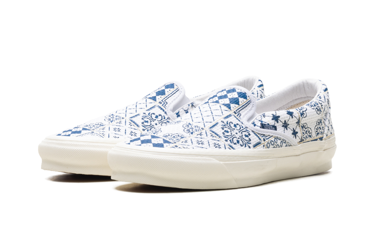OG Classic Slip-On LX "KITH - Azulejo Tile" VN0A32QNWHT