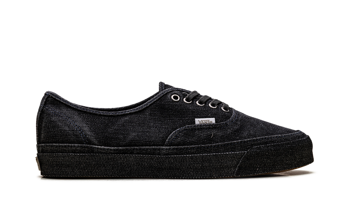 LX Authentic 44 "Denim Black" VN000DB8BLA
