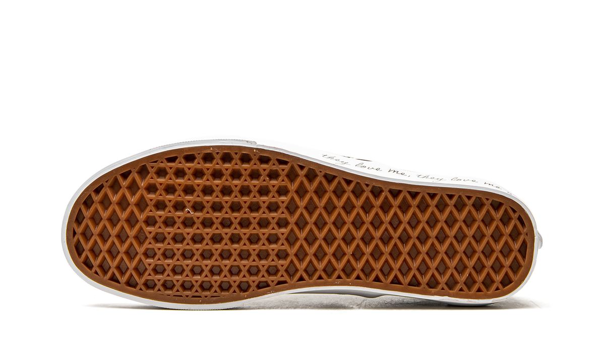 Classic Slip-On "Love Me, Love Me Not" VN0A5JMHB0B