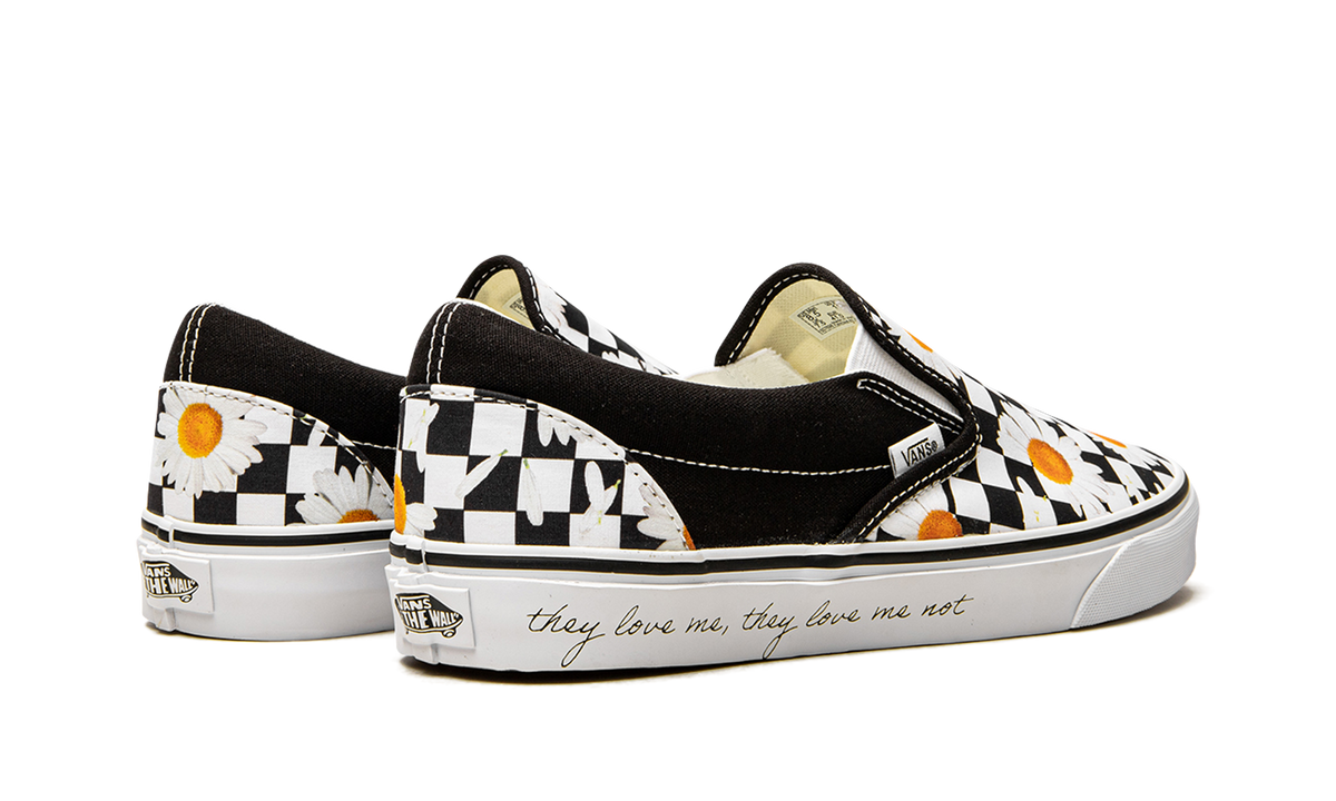 Classic Slip-On "Love Me, Love Me Not" VN0A5JMHB0B
