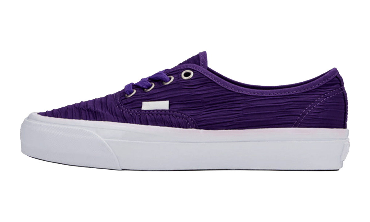 LX Authentic 44 "Pleated" VN000DB8PLU