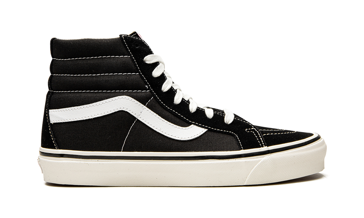 Sk8-Hi 38 DX "Black / White" VN0A38GFPXC