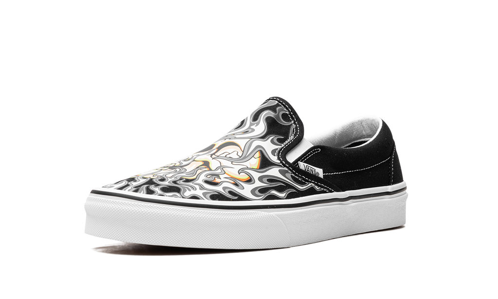 Classic Slip On "Flame Skull" VN0009Q7BMX
