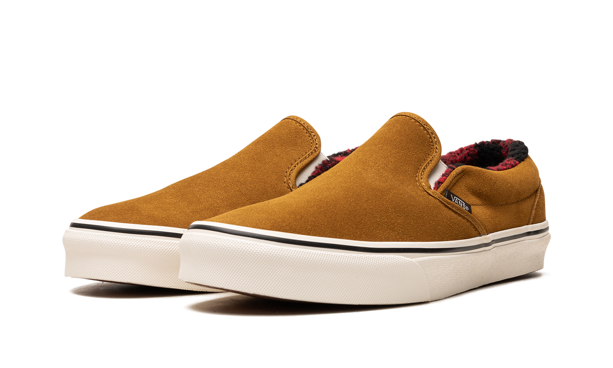 Classic Slip On "Cozy Hug Brown" VN0009Q71M7