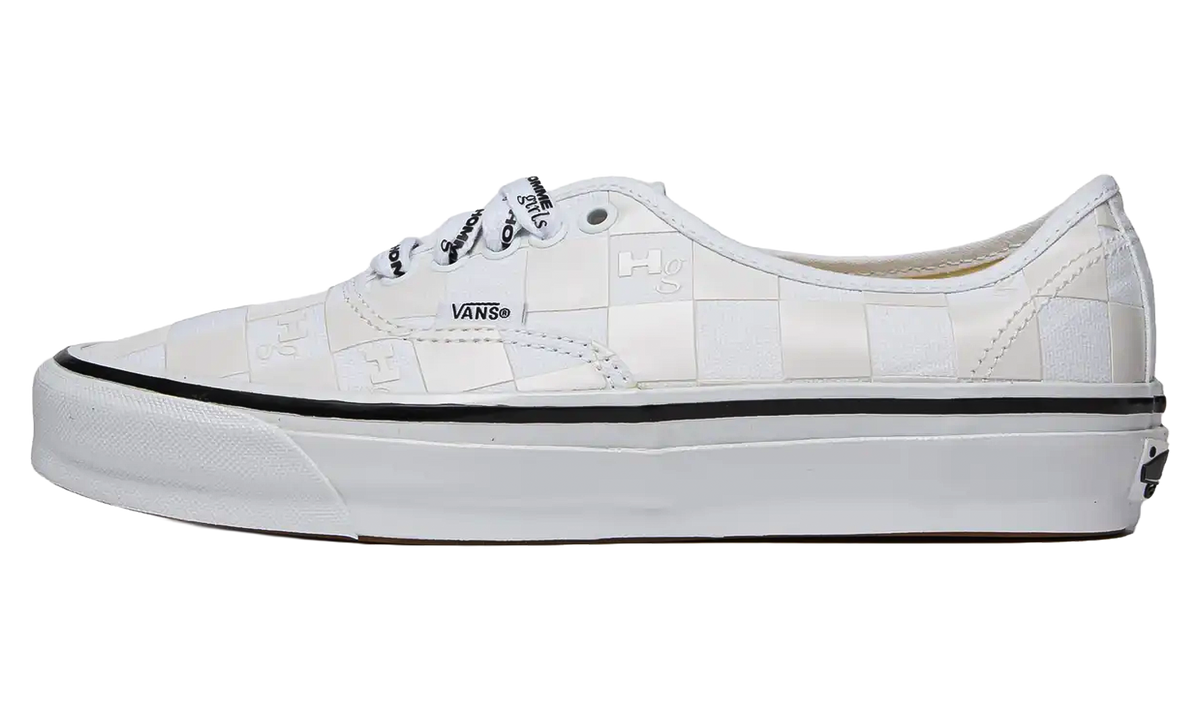 OTW Authentic 44 "HommeGirls White Grey" VN000EEUCCZ