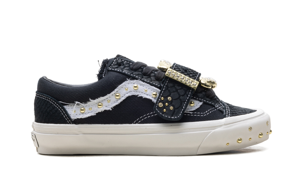 Premium Old Skool 36 "Metagirl Buckle Black White" VN000ZAZHAB