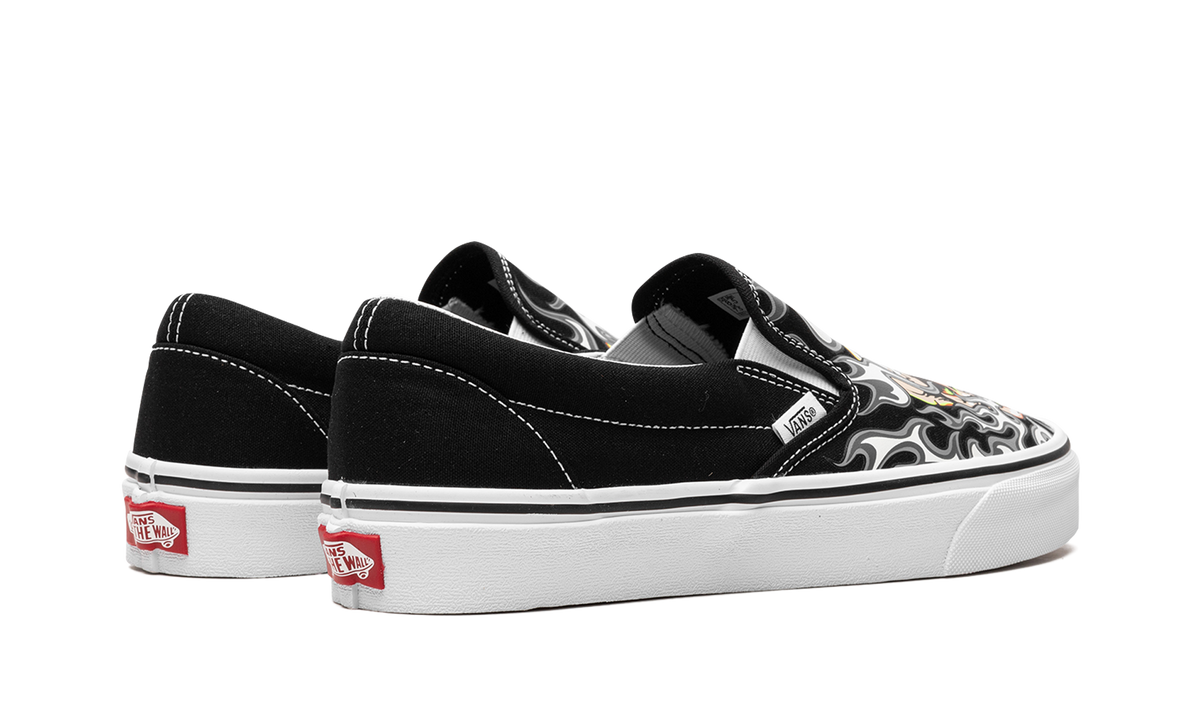 Classic Slip On "Flame Skull" VN0009Q7BMX